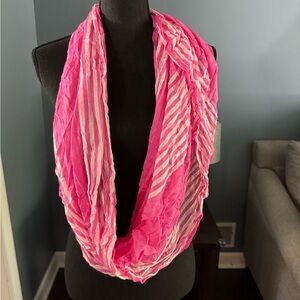 Pink/white knot scarf